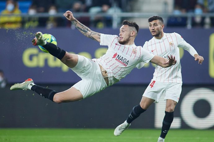 Lucas Ocampos of Sevilla in action during the spanish league, La Liga Santander, football match played between Cadiz CF and Sevilla FC at Nuevo Mirandilla stadium on January 3, 2022, in Cadiz, Spain.