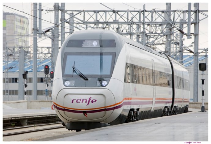 Archivo - Tren de Renfe.- Archivo