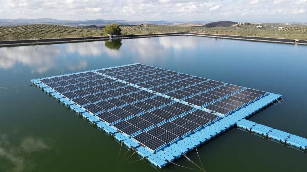 Planta solar fotovoltaica flotante