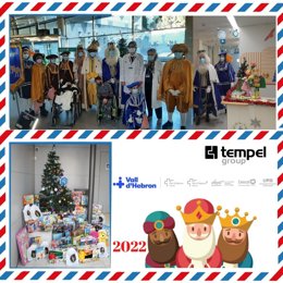 Los reyes Magos, juntos a sus 6 pajes, comenzando la entrega de regalos.