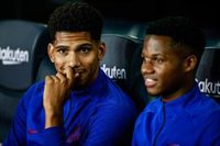 Pedri y Ferran dan negativo y viajan a Riad para la Supercopa de España