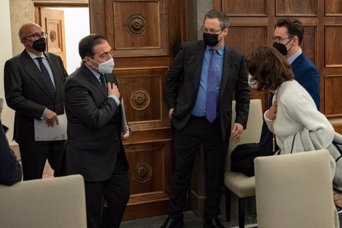 El ministro de Asuntos Exteriores, UE y Cooperación, José Manuel Albares, se reúne con familiares de presos políticos en Nicaragua