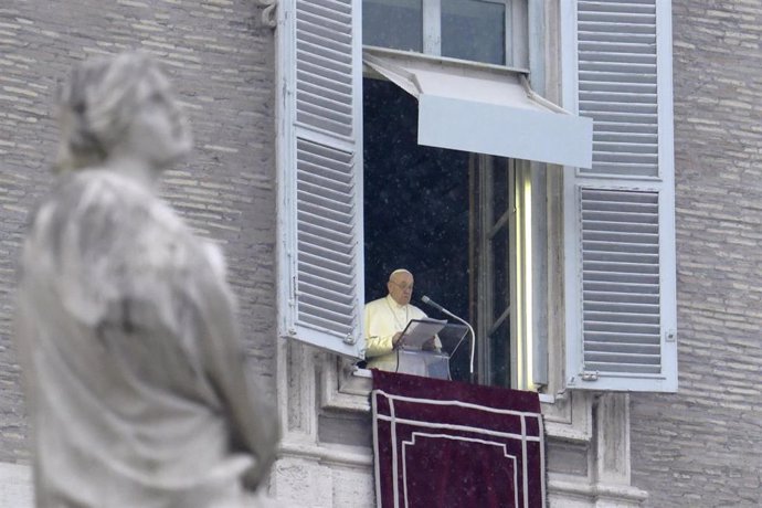 El Papa durante el rezo del Ángelus