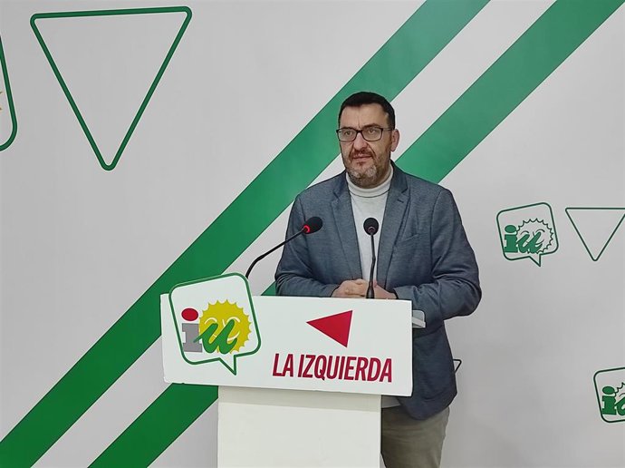Ahumada (UPporA) acusa a la Junta de "dejar en los huesos" a la educación y sanidad públicas