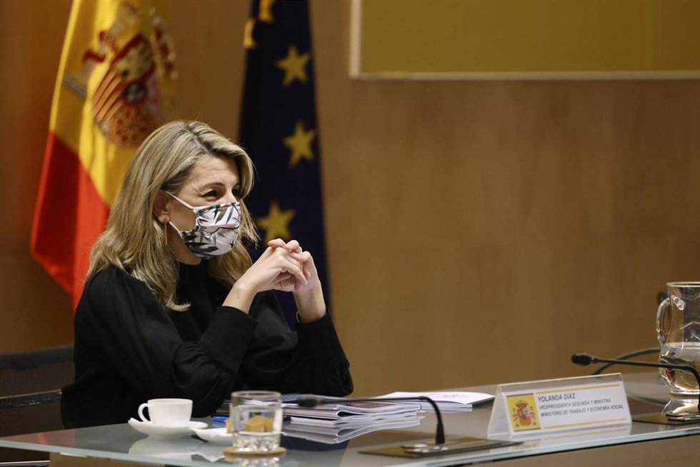 La vicepresidenta segunda y ministra de Trabajo y Economía Social, Yolanda Díaz, en una reunión de la Mesa de Diálogo Social para el Plan de Recuperación, Transformación y Resiliencia, en el Ministerio de Asuntos Económicos y Transformación Digital.