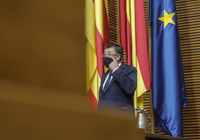 Archivo - El presidente de Les Corts, Enric Morera, momentos antes del inicio de una sesión ordinaria