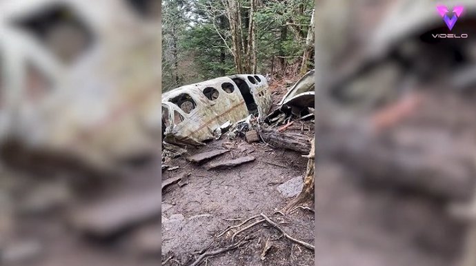 Un excursionista se encuentra con los restos de un accidente aéreo