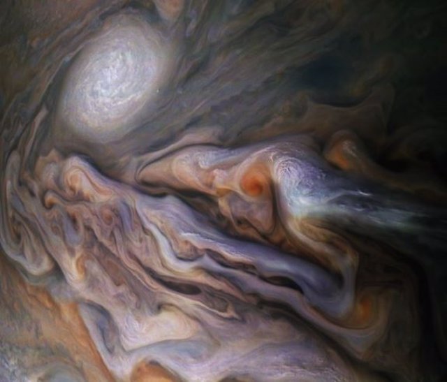Una multitud de nubes arremolinadas en el dinámico Cinturón Templado Norte Norte de Júpiter se captura en esta imagen de la nave espacial Juno de la NASA.