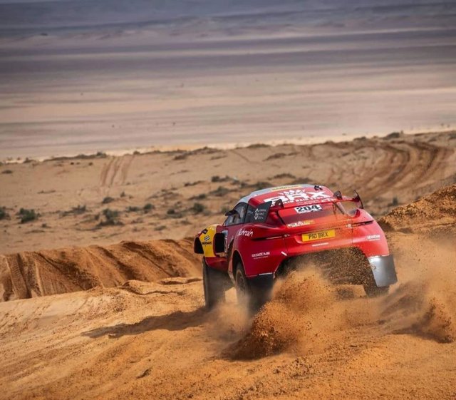 El piloto español Nani Roma en una etapa del Rally Dakar 2022