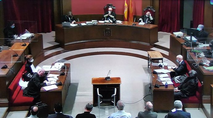 Juicio a exdirectivos de la Agncia Catalana de l'Aigua (ACA) en la Audiencia de Barcelona, el 10 de enero de 2022.