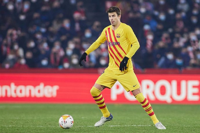 Gerard Pique of FC Barcelona in action during the spanish league, La Liga Santander, football match played between Granada CF and FC Barcelona at Nuevo Los Carmenes stadium on January 8, 2022, in Granada, Spain.
