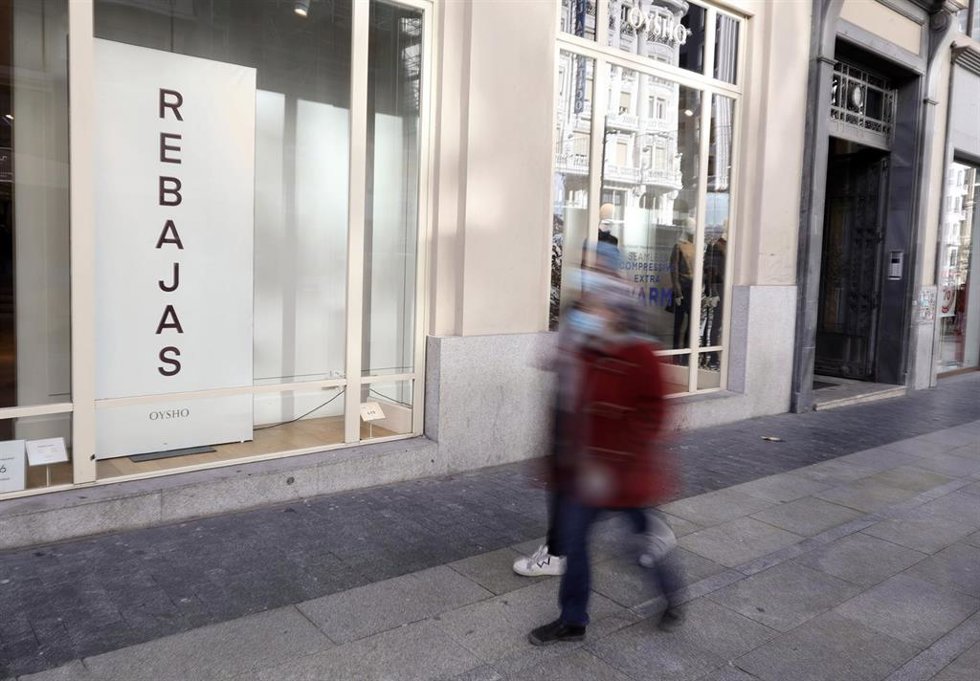 Una de las tiendas de Inditex en el día que han comenzado las rebajas de invierno
