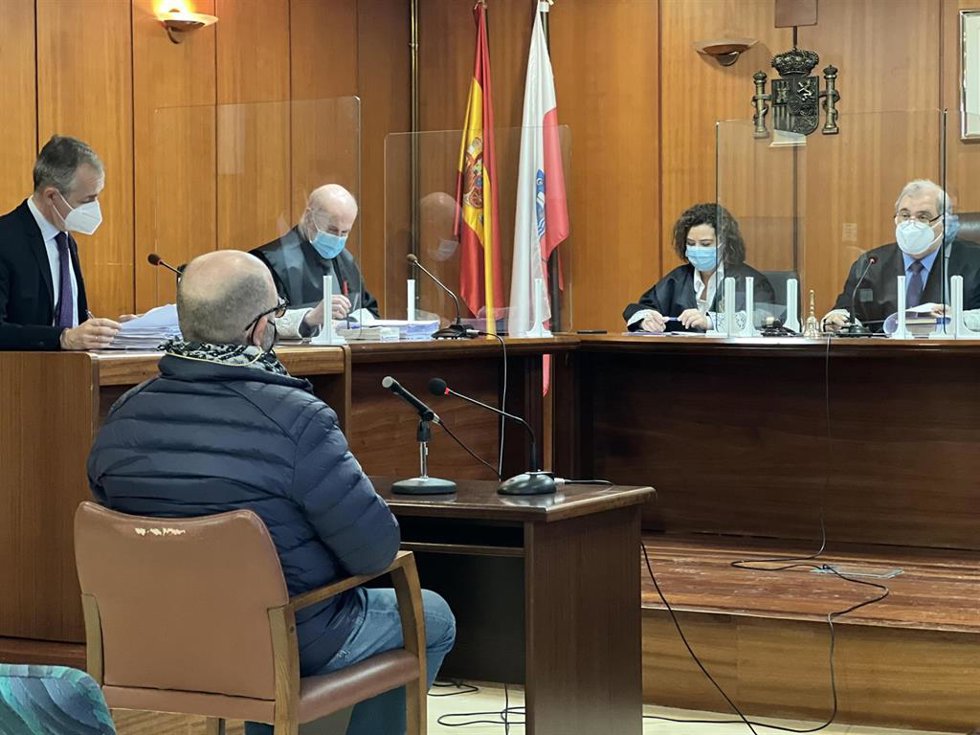 Juicoipo contra el responsable de un bar de Laredo por tener trabajadores en situación irregular