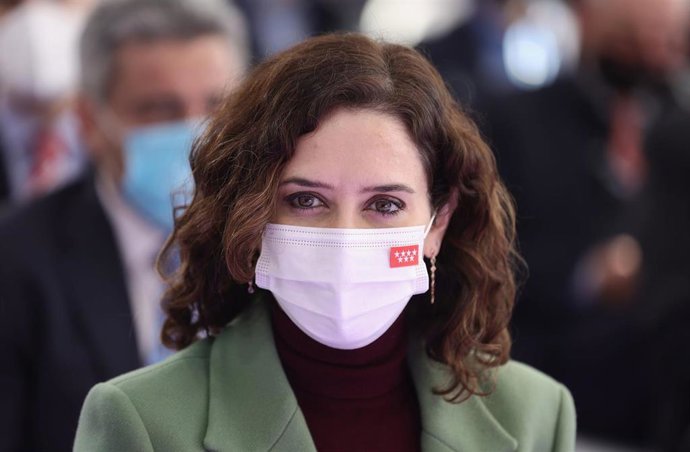 La presidenta de la Comunidad de Madrid, Isabel Díaz Ayuso, inaugura la mayor electrolinera de carga rápida en España para vehículos eléctricos, en la Electrolinera ENDESA, a 11 de enero de 2022, en Pozuelo de Alarcón, Madrid, (España).