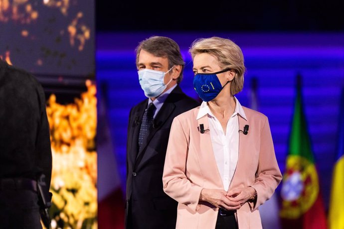 Archivo - 09 May 2021, France, Strasbourg: President of the European Commission Ursula von der Leyen (R) and President of the European Parliament David Sassoli attend the opening ceremony of the Conference on the Future of Europe at the European Parliam