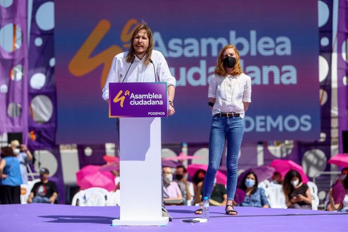 Archivo - Imagen de recurso del líder de Podemos en Castilla y León, Pablo Fernández y la secretaria de Organización del partido, Lilith Verstrynge,intervienen en la IV Asamblea Ciudadana Estatal de Podemos, a 12 de junio de 2021.