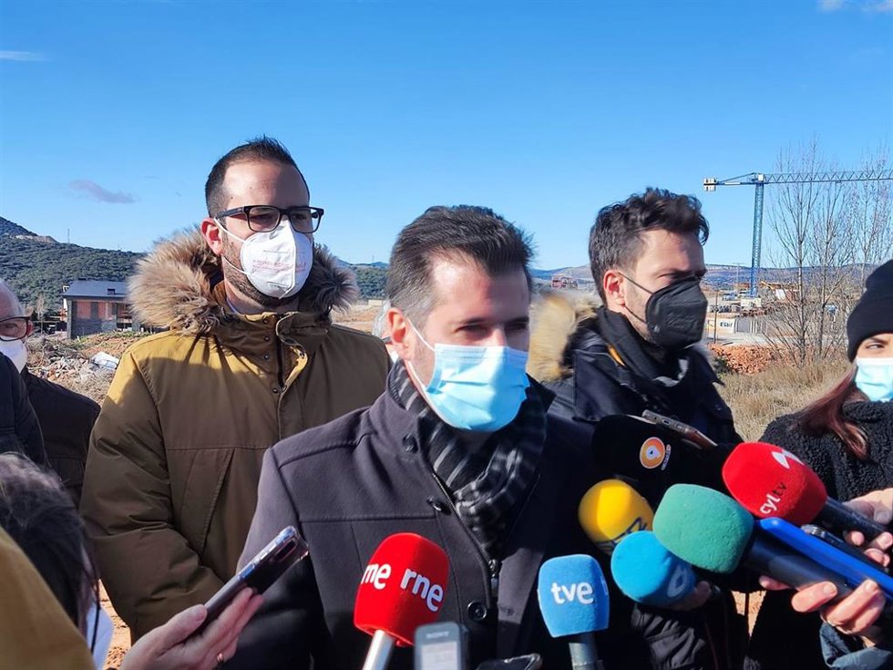 Luis Tudanca durante su visita este martes a la ciudad de Soria.