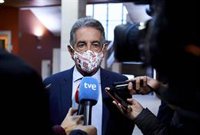 Revilla ve "preocupante" el apoyo de los negacionistas a Djokovic