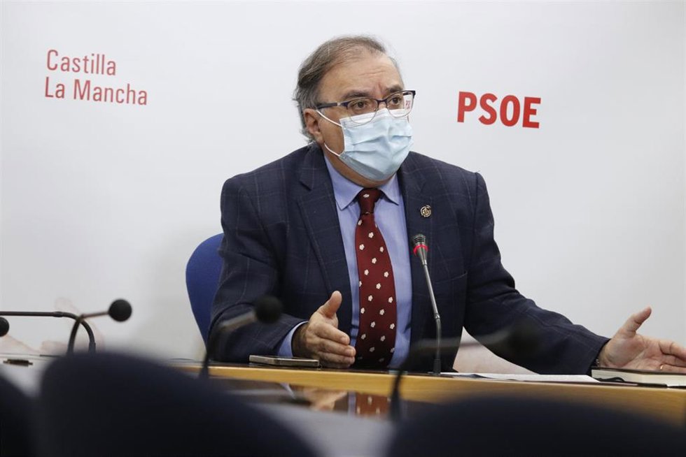 El presidente del Grupo Socialista en las Cortes de Castilla-La Mancha, Fernando Mora.