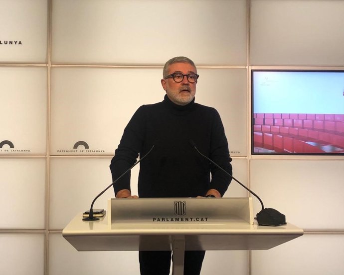 El diputado de la CUP en el Parlament Carles Riera en rueda de prensa a 11 de enero de 2022 en la Cámara catalana