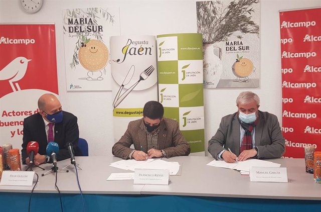 Firma del protocolo entre la Diputación y Alcampo