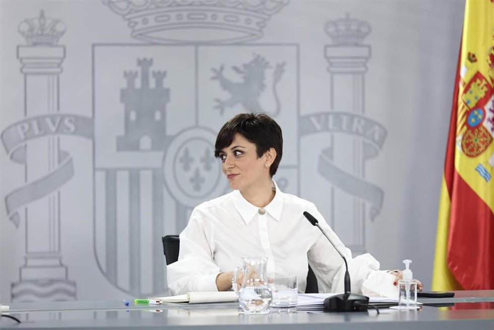 La ministra Portavoz, Isabel Rodríguez, en una comparecencia tras la reunión del Consejo de Ministros, en La Moncloa, a 11 de enero de 2022, en Madrid, (España). Esta comparecencia se produce en plena polémica por las declaraciones del Ministro de Consu