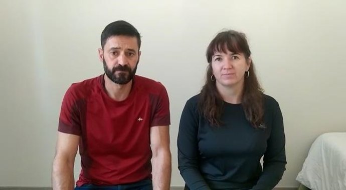 Felipe y Charo, padres de Marco, un niño de Jaca de 3 años que sufre una leucemia linfoblástica.