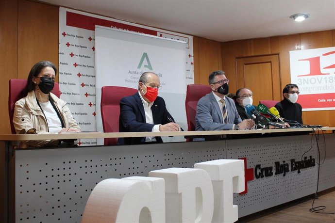 El delegado de Igualdad en Huelva, Manuel Antonio Conde del Río, presenta las ayudas para el tercer sector.