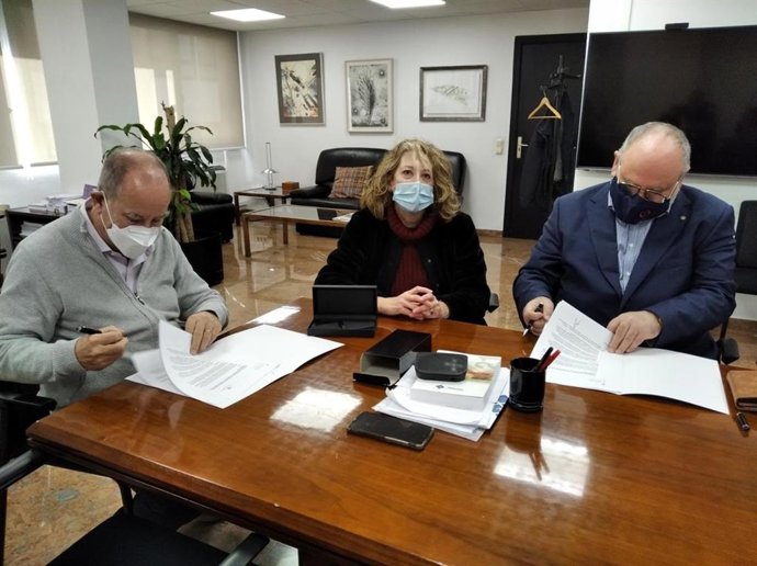 Salud renueva el convenio sobre el Programa de Ayuda Integral al Médico Enfermo con el Colegio de Médicos de Baleares.