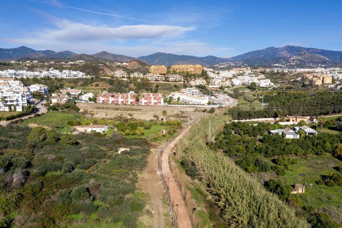 Archivo - Málaga.- El Ayuntamiento de Estepona licita la construcción de un nuevo espacio deportivo y de ocio en la zona este
