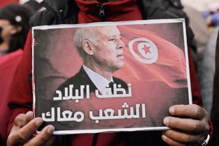Manifestación en apoyo del presidente de Túnez, Kais Saied