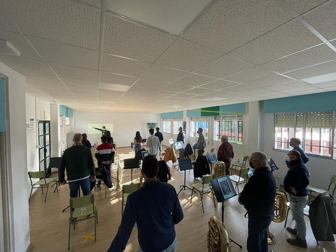 Clases de tuba de la escuela.