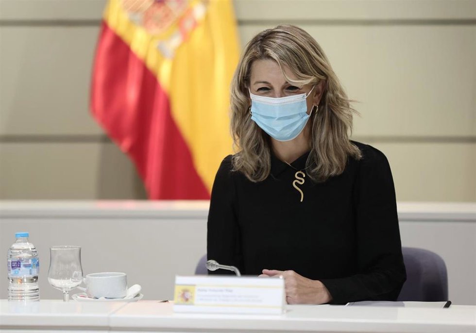 Archivo - La vicepresidenta segunda del Gobierno y Ministra de Trabajo y Economía Social, Yolanda Díaz, durante una reunión con los responsables de la Confederación Europea de Sindicatos (ETUC), a 29 de noviembre de 2021, en Madrid, (España).