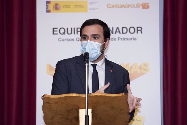 El ministro de Consumo, Alberto Garzón, interviene en la entrega de los Premios Consumópolis 2020-2021, en el Colegio Santa María de la Expectación, a 15 de diciembre de 2021, en Cuenca, Castilla-La Mancha, (España).