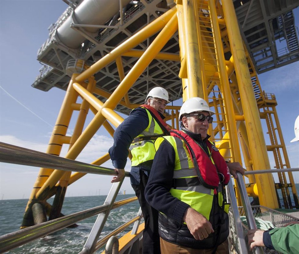 Archivo - El presidente de Iberdrola, Ignacio Galán, en el parque eólico marino de West of Duddon Sands