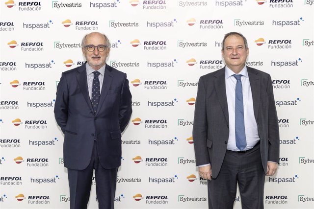 Los presidentes de Hispasat, Jordi Hereu; y de Repsol, Antonio Brufau.