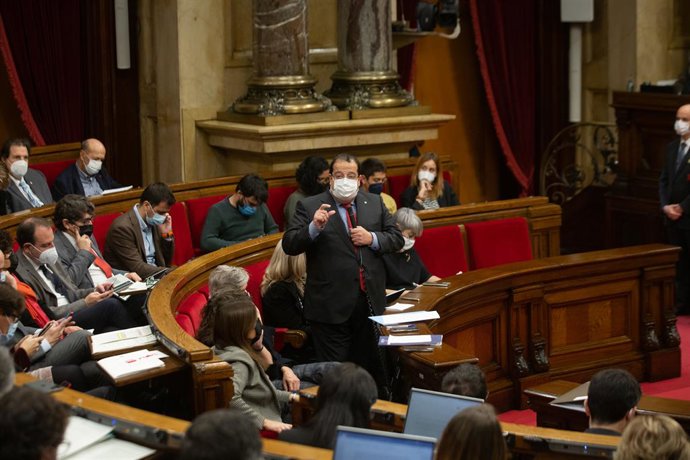 Archivo - Arxiu - El conseller d'Interior de la Generalitat de Catalunya, Joan Ignasi Elena, intervé al Parlament