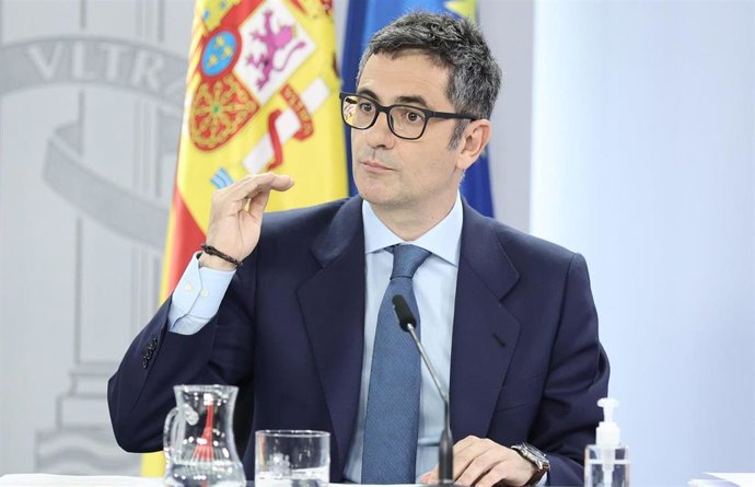 El ministro de la Presidencia, Relaciones con las Cortes y Memoria Democrática, Félix Bolaños, comparece tras una reunión del Consejo de Ministros, en La Moncloa