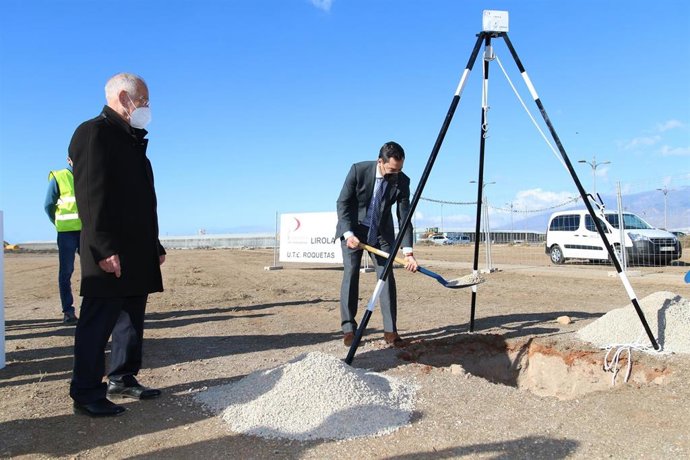 Colocación de la primera piedra del centro hospitalario de Roquetas de Mar (Almería).