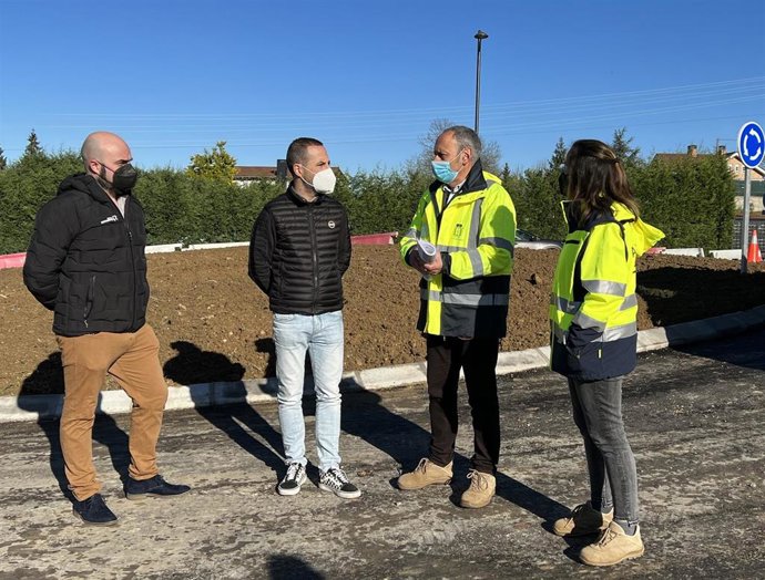 Visita a las obras de la glotieta de El Berrón