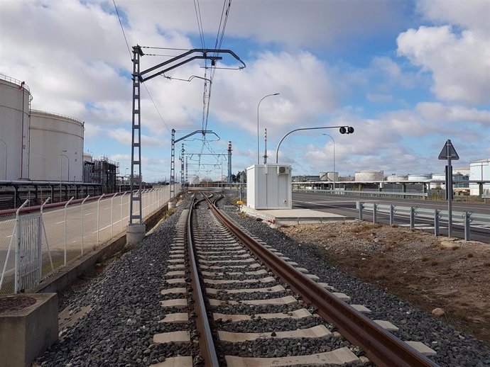 Punto de encuentro entre las redes ferroviarias de Adif y el Port de Tarragona.