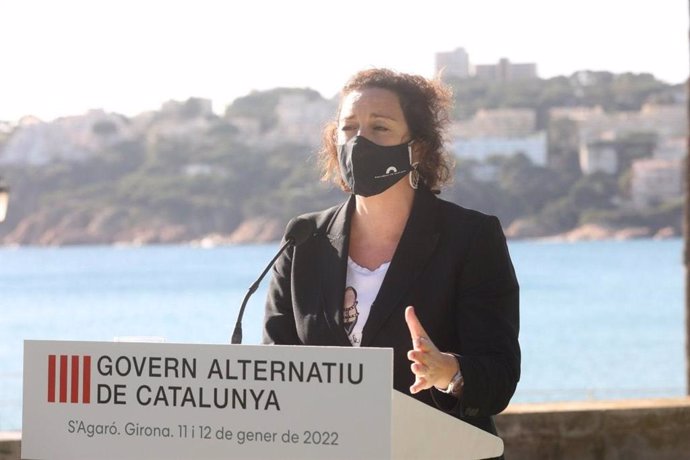 La viceprimera secretaria y portavoz del PSC en el Parlament, Alícia Romero, en rueda de prensa en Platja d'Aro (Girona) tras reunirse el 'Govern alternativo' liderado por Salvador Illa.