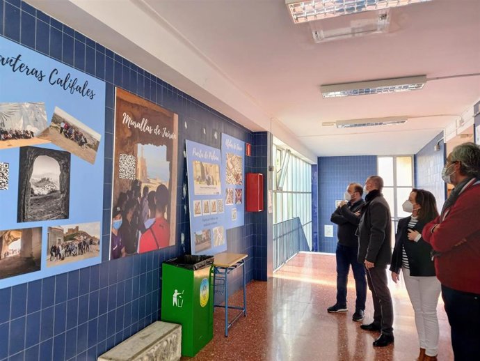 El delegado de Educación visita el IES Los Ángeles.