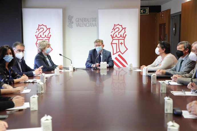 Ximo Puig se reúne con los directores territoriales de Alicante
