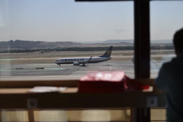 Archivo - Aviones de Ryanair en el Aeropuerto de Madrid-Barajas Adolfo Suárez durante la huelga del miércoles día 25 de julio