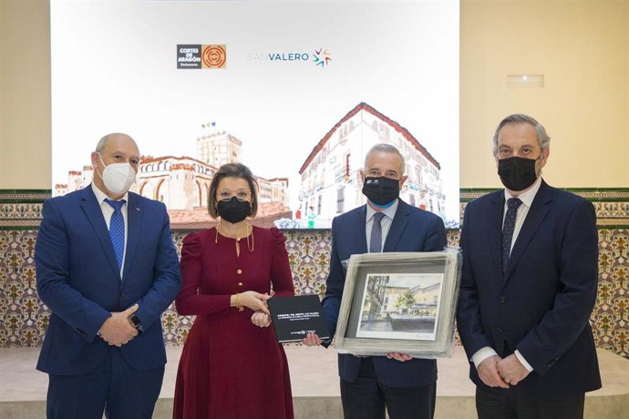 César Romero, Berta Sáez, Javier Sada y Pedro Baringo en la sede del Grupo San Valero