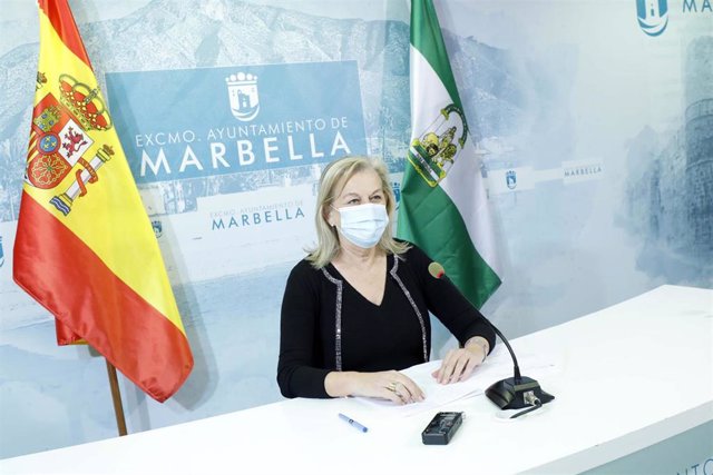 La concejala de Ordenación del Territorio de Marbella (Málaga), María Francisca Caracuel, en rueda de prensa