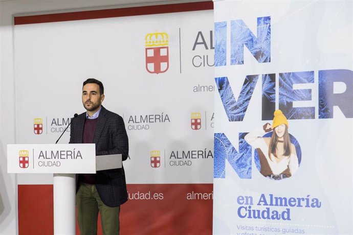 El concejal de Promoción de la Ciudad del Ayuntamiento de Almería, Carlos Sánchez.