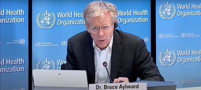 El doctor Bruce Aylward, asesor senior de la Organización Mundial de la Salud (OMS), en rueda de prensa desde Ginebra (Suiza), a 12 de enero de 2022.