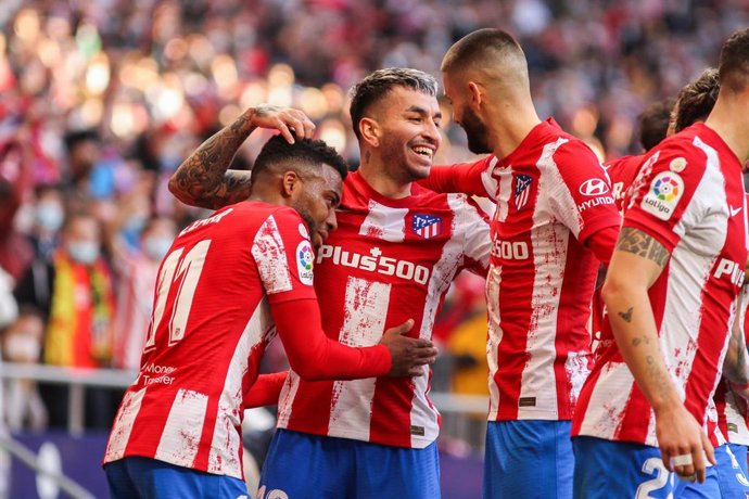 El jugadro del Atlético de Madrid Ángel Correa celebra un gol ante el Rayo Vallecano en el Wanda Metropolitano.